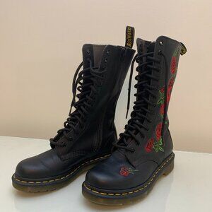 Dr. Martens 1914 Vonda Black Combat Boot With Roses Sz.5 US Very Good Condition